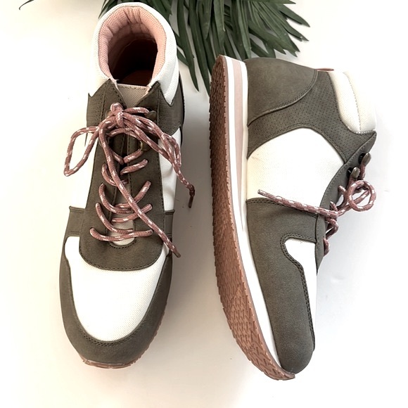 NWOT True Craft high top sneaker size 9 - Picture 6 of 11